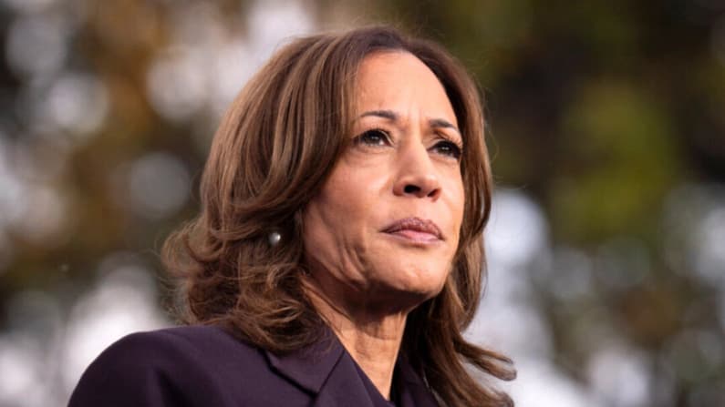 "Lo estoy pensando": Kamala Harris, aspirante demócrata a 2028 en la Conferencia Sharpton