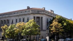 Detienen a 2 ciudadanos chinos por presunto plan para llevar ilegalmente chips de IA de Nvidia a China