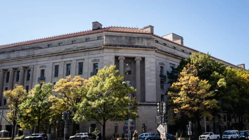 Depto. de Justicia de EE. UU. descubrió 1 millón de documentos potencialmente relacionados con Epstein