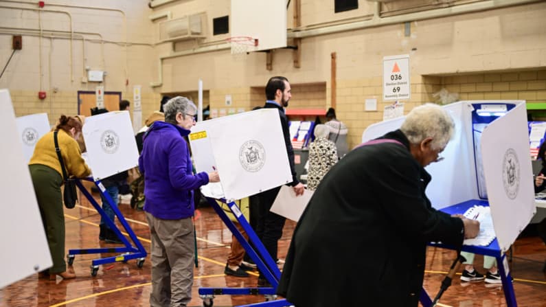 Últimas horas de votación en las elecciones a la alcaldía de NY y a gobernador de Virginia y NJ