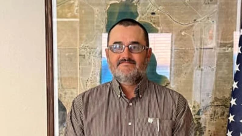 Alcalde mexicano reelegido en Kansas enfrenta cargos por fraude electoral