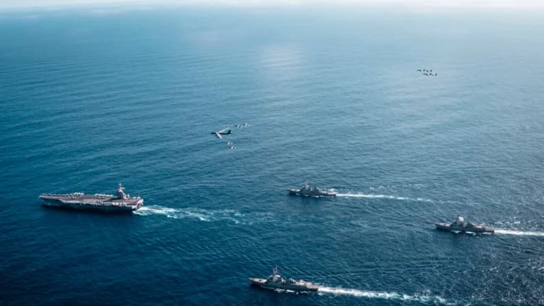 El portaaviones más grande de EE. UU. llega al mar Caribe, cerca de Venezuela