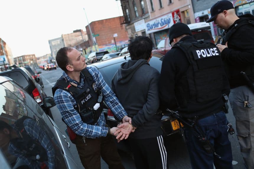 Juez desestima demanda del DOJ y confirma ley de NY que limita detenciones del ICE