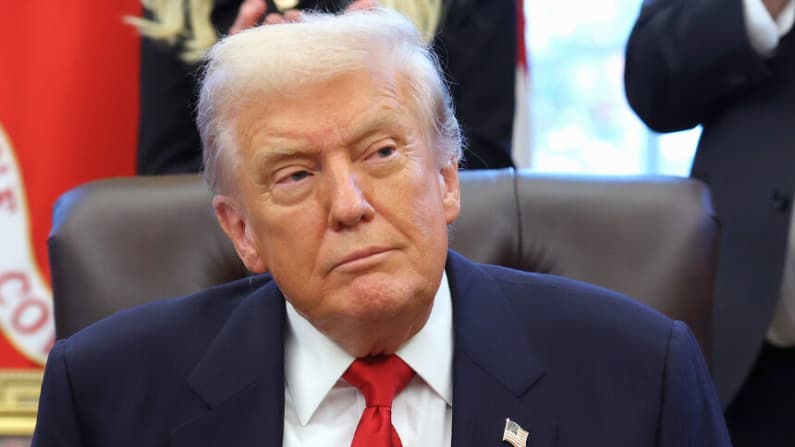 Trump firma ley para hacer públicos los archivos de Epstein