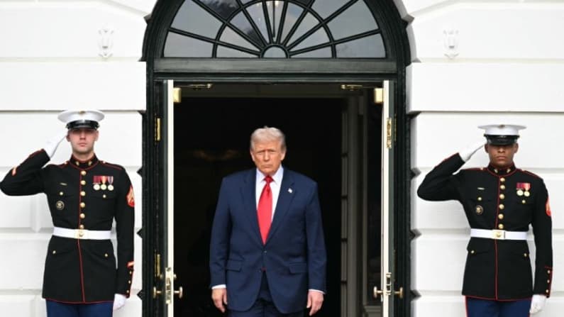 Trump afirma que designará a la Hermandad Musulmana como organización terrorista extranjera
