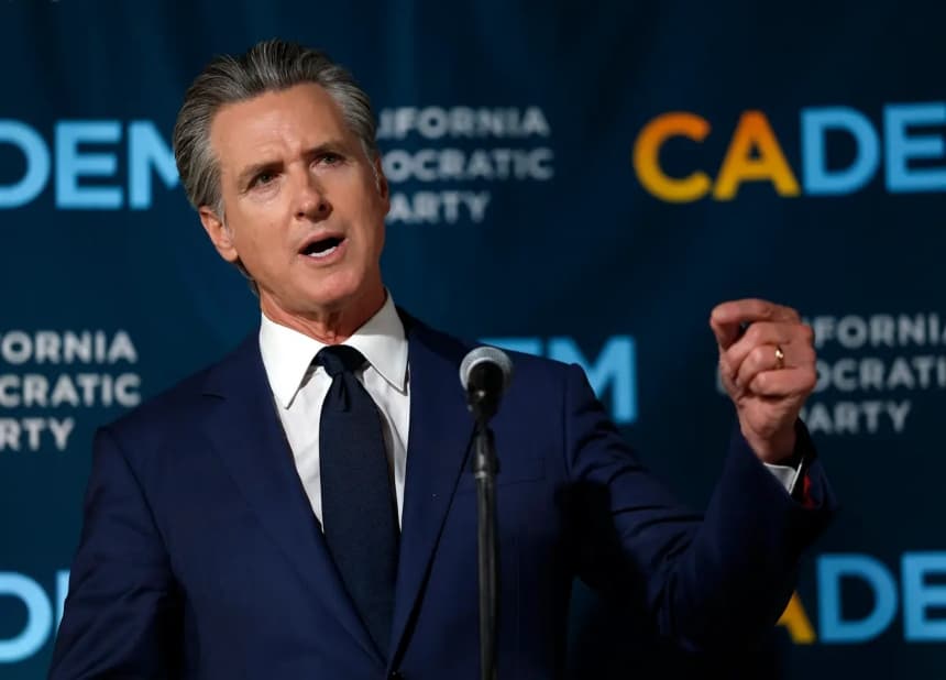 Newsom defiende las políticas santuario de California en entrevista con Ben Shapiro