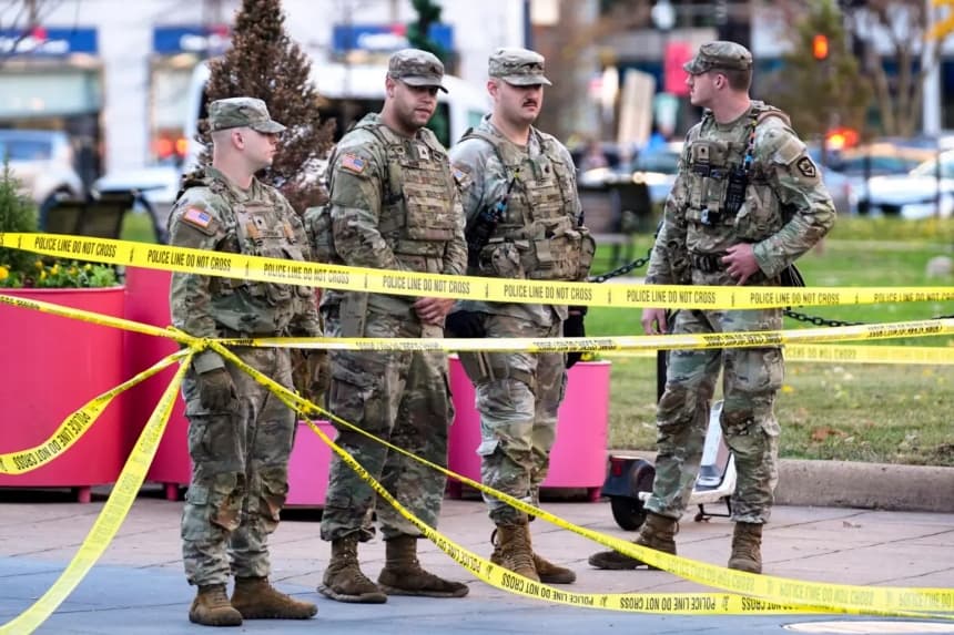 Soldados de la Guardia Nacional cerca de la Casa Blanca, el 26 de noviembre de 2025. (Evan Vucci/AP Photo)