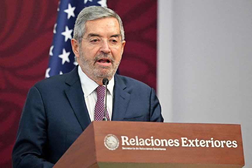 Canciller mexicano insta a empresarios canadienses a fortalecer su alianza económica