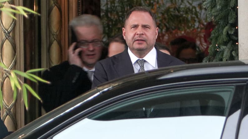 Renuncia la mano derecha de Zelenski mientras se intensifica el escándalo de corrupción en Ucrania