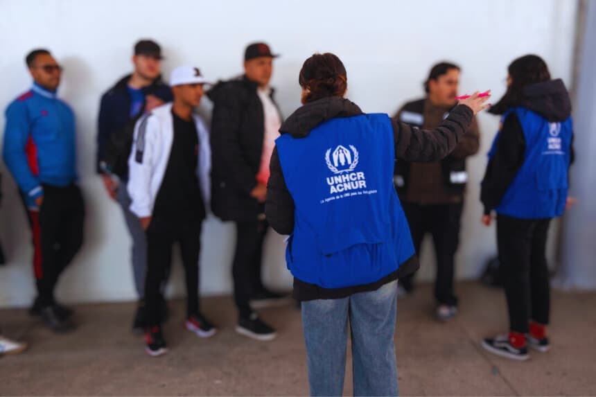 Cubanos deportados por EE. UU. buscan quedarse en México, asegura abogado migratorio