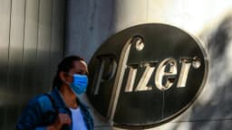 Vacuna ARNm de Pfizer contra influenza "fracasa" en ensayo clínico con personas mayores, según la FDA