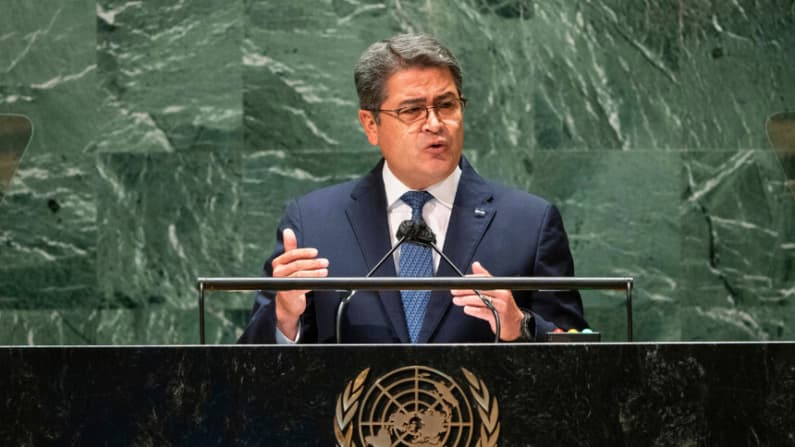 Honduras solicita la detención del expresidente Hernández tras el indulto de Trump