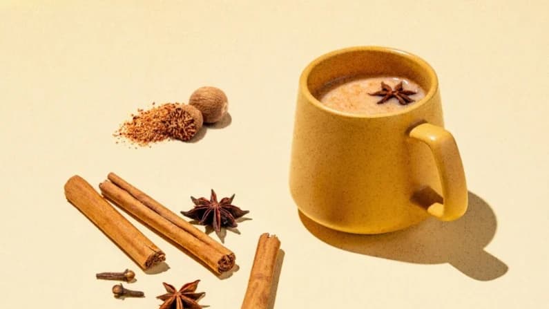 ¿Digestión lenta? Pruebe esta deliciosa leche casera con especias de invierno