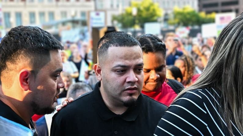 Jueza ordena a agencia migratoria estadounidense poner en libertad a Kilmar Abrego García