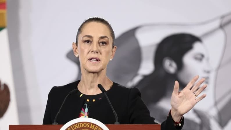 Sheinbaum afirma que nuevos aranceles no van contra China, sino a impulsar la producción nacional