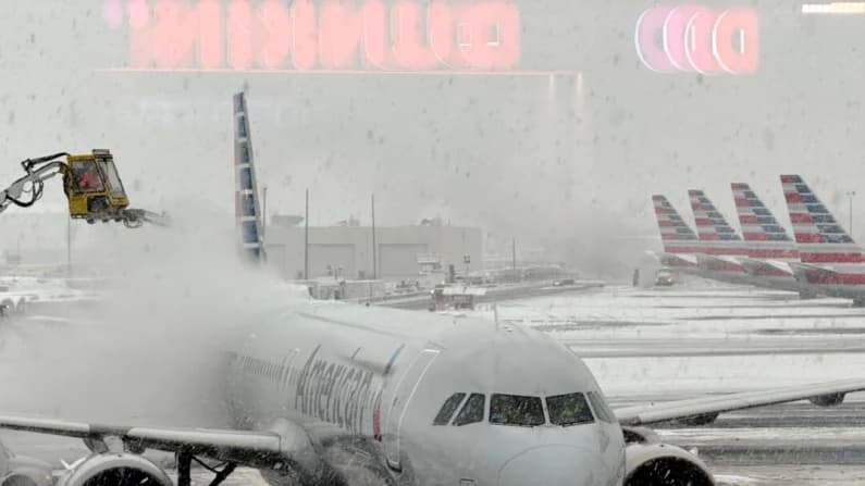 Norte de EE. UU. se ve afectado por fuertes nevadas mientras el noroeste se recupera de inundaciones