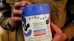 Agencia de alimentos de EE. UU. advierte a Walmart y Target por incumplir retirada de leche infantil