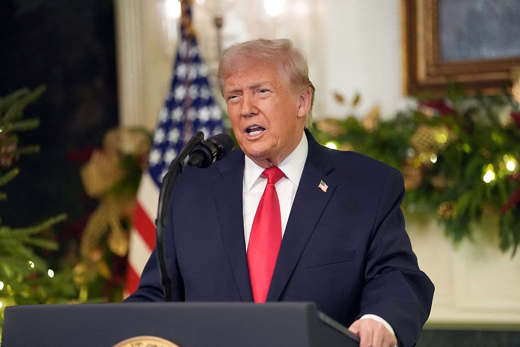 El presidente de Estados Unidos, Donald Trump, se dirige a la nación desde la Sala de Recepciones Diplomáticas de la Casa Blanca, en Washington D. C., el 17 de diciembre de 2025. (Doug MILLS/POOL/AFP a través de Getty Images)