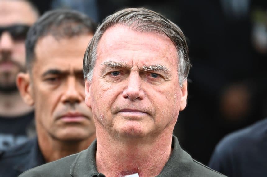 Jair Bolsonaro apela suspensión de visitas de su hijo por 90 días