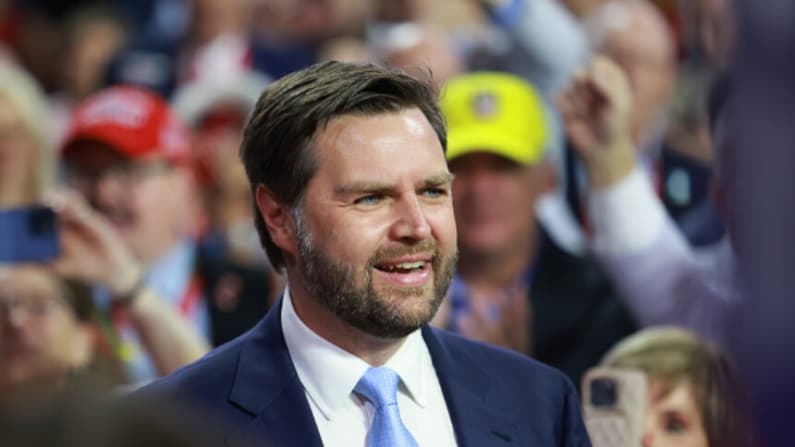 Turning Point USA respalda a Vance para la presidencia en 2028