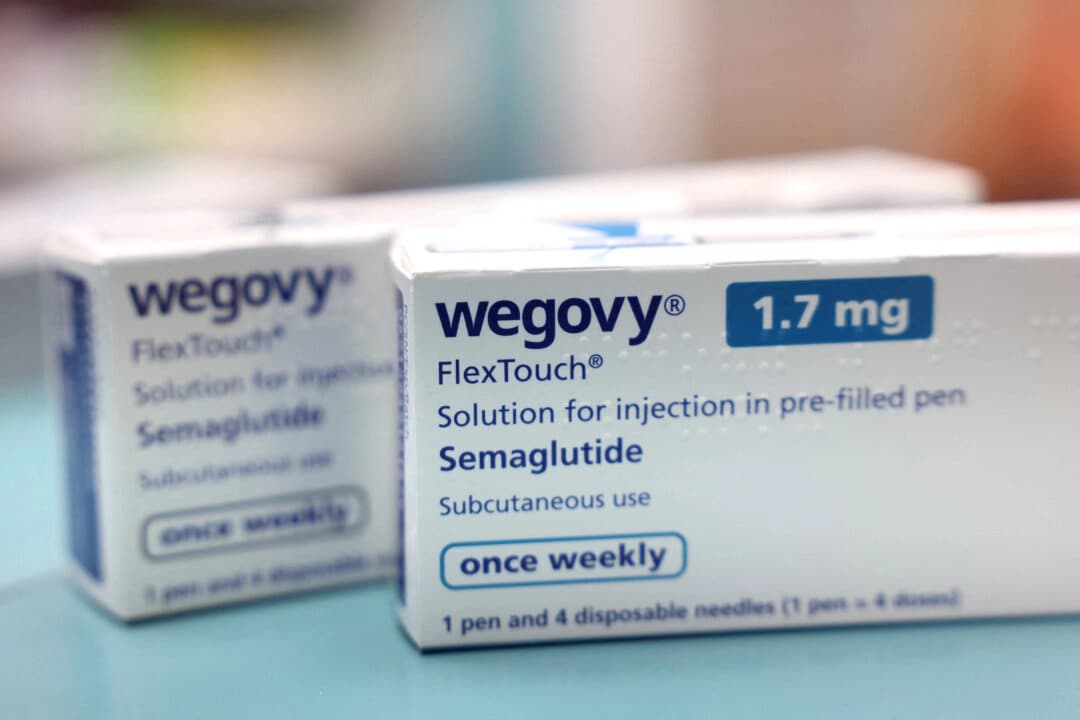 Cajas de Wegovy fabricadas por Novo Nordisk en una farmacia de Londres el 8 de marzo de 2024. (Hollie Adams/Reuters)