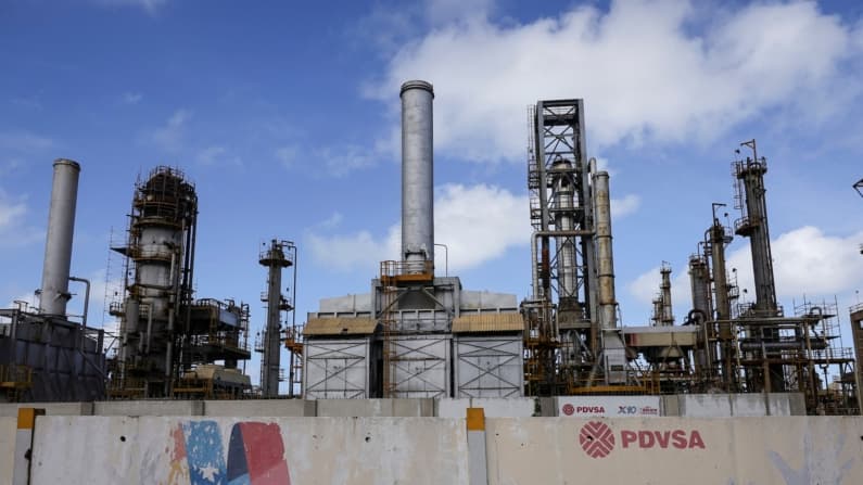 EE. UU. recibirá entre 30 y 50 millones de barriles de petróleo sancionado de Venezuela: Trump