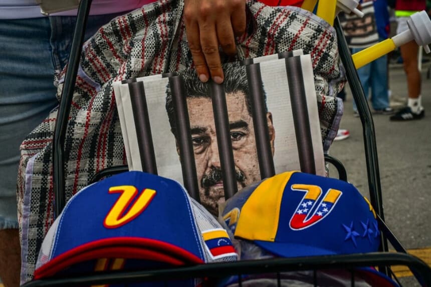 Opositores al derrocado líder venezolano Nicolás Maduro se manifiestan en Doral, Florida, el 4 de enero de 2026. (Giorgio Viera/AFP a través de Getty Images).