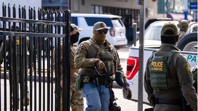 EE. UU. confirma que no se suspenderán los vuelos de deportación de venezolanos tras el arresto de Maduro