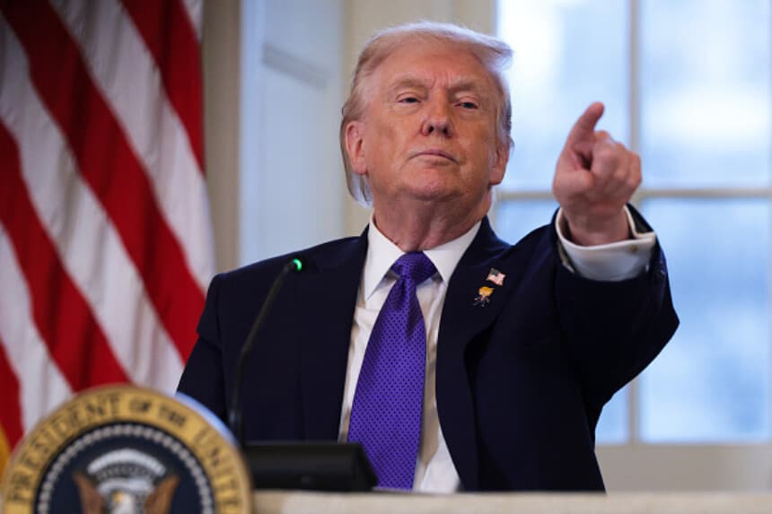 Trump impondrá arancel del veinticinco por ciento a países que negocien con Irán