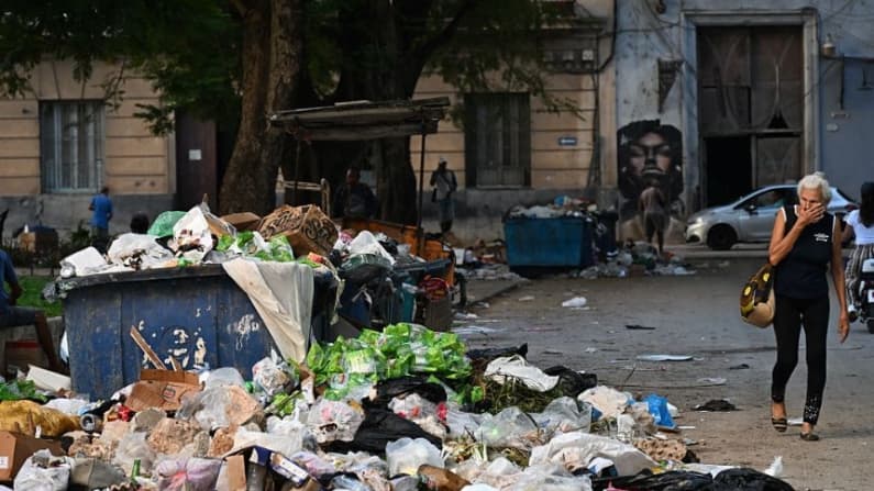 Alertan a viajeros canadienses sobre situación "impredecible" en Cuba