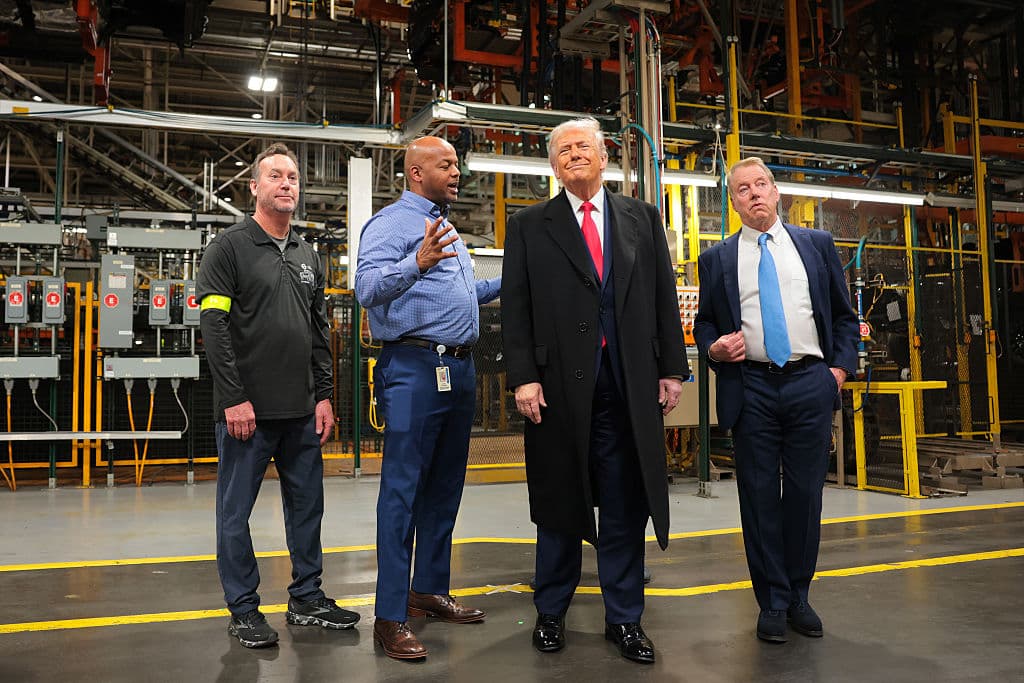 Trump: T-MEC es "irrelevante", y afirma que EE. UU. no necesita productos de México y Canadá