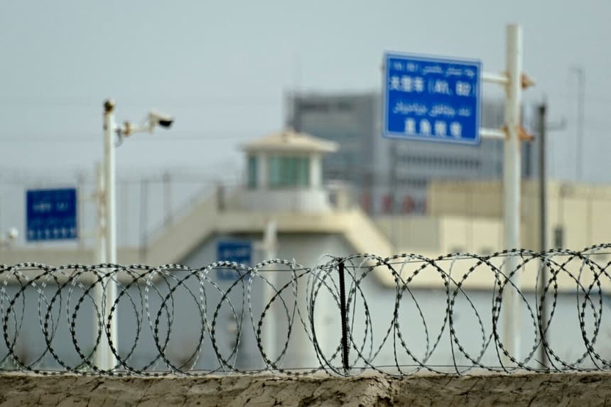 Una supuesta instalación de detención en la región noroccidental de Xinjiang, China, el 19 de julio de 2023. (Pedro Pardo/AFP vía Getty Images)