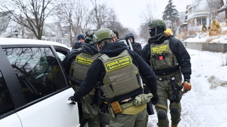 DHS responde a la lesión de un manifestante tras un enfrentamiento con agentes federales en California