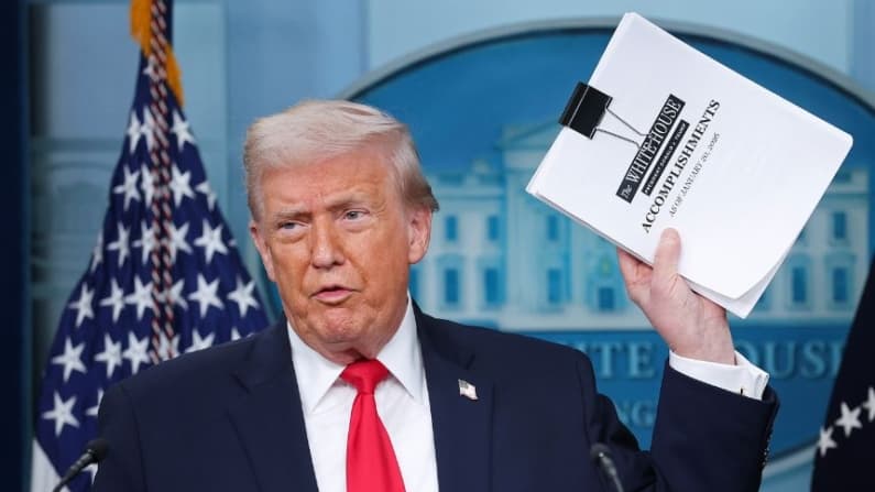 Trump fija su postura sobre México y Venezuela al hablar de su primer año en el poder