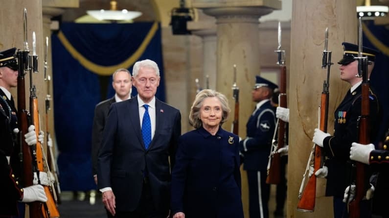 Los Clinton testificarán en caso Epstein a finales de este mes, finalizando la amenaza de desacato