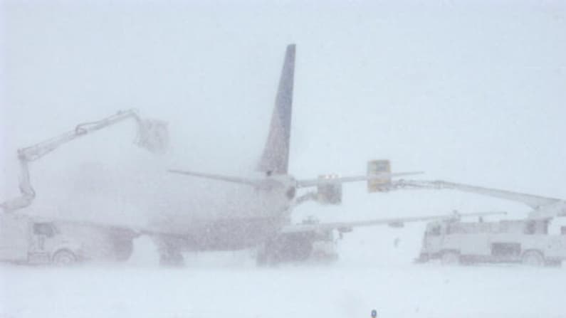 Aerolíneas cancelan más de 6300 vuelos en EE. UU. por tormenta “catastrófica”