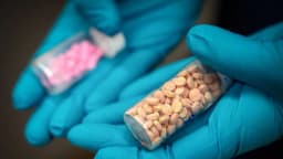 Ciudadano chino acusado de importar presuntamente un nuevo y mortal opioide