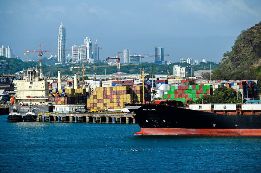 Gobierno de Paraguay condena la retención de buques de Panamá en puertos de China