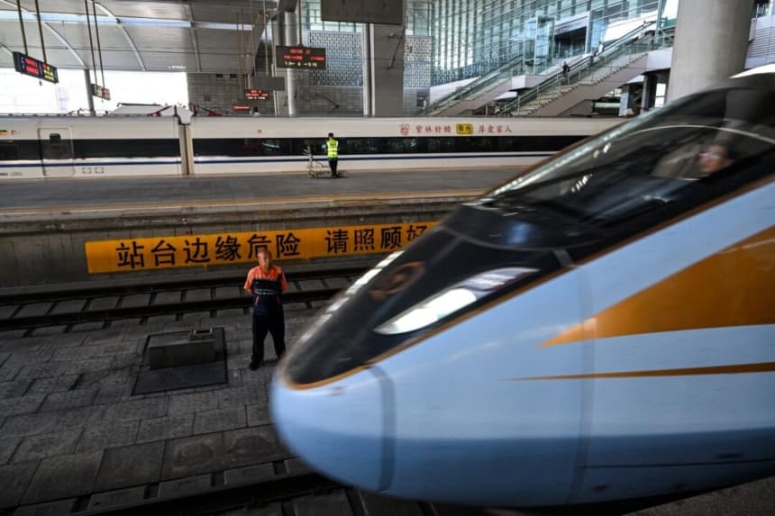 Tren inteligente de China termina en cierre, deudas y silencio 3 años después de su apertura