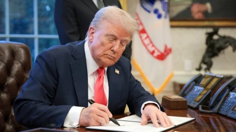Trump ordena creación de la estrategia para transferencia de armas "América Primero"