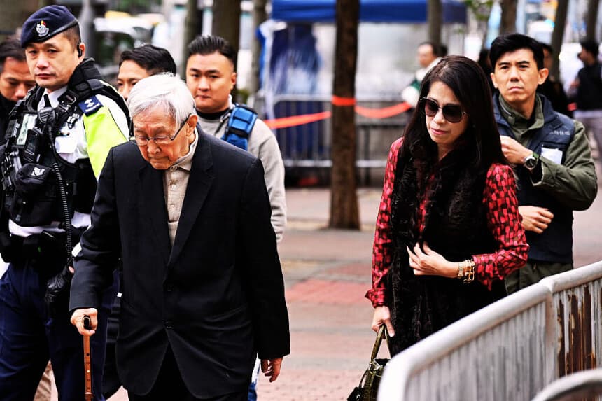 Hong Kong impone 20 años de cárcel a Jimmy Lai, figura del movimiento prodemocracia