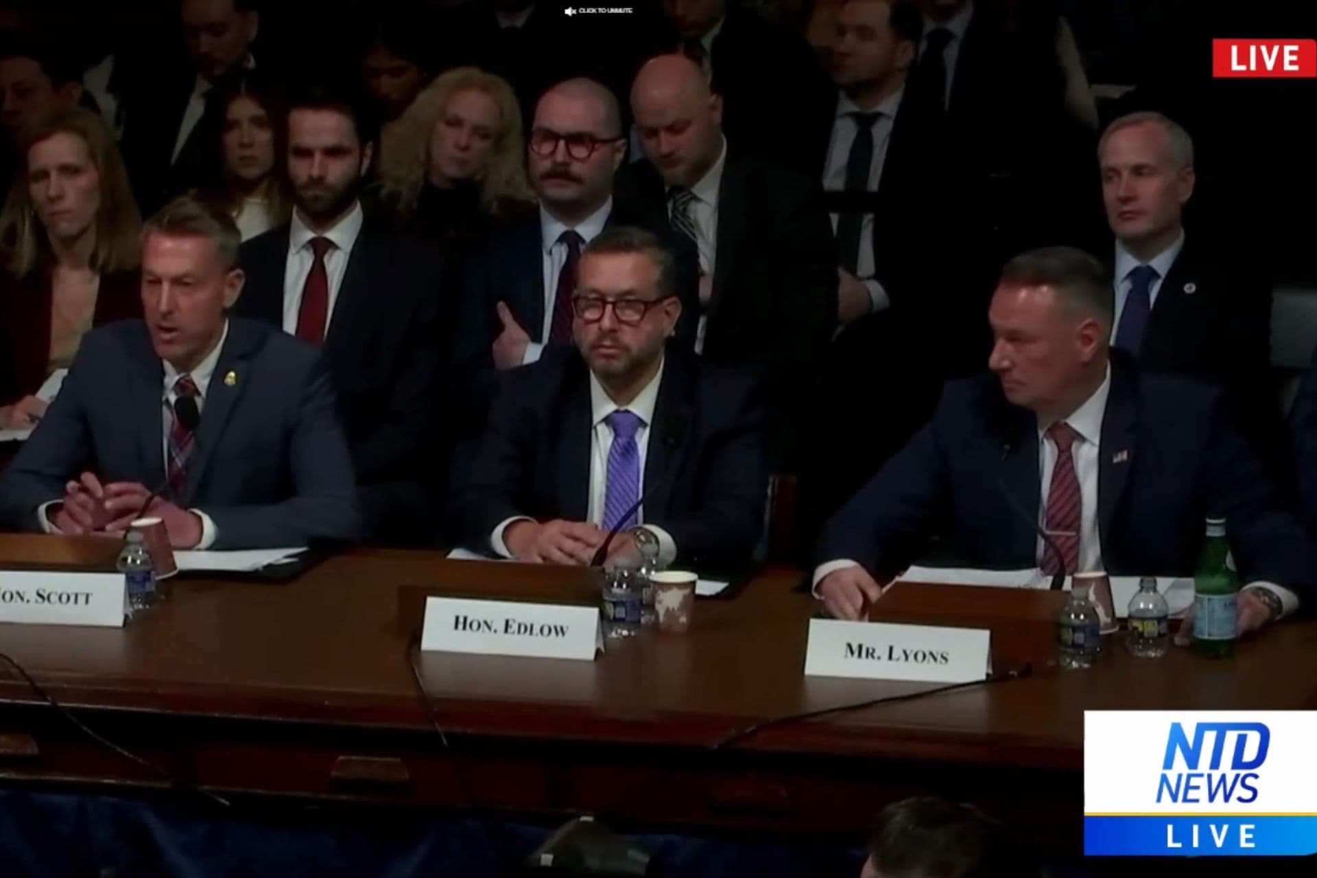 Son 3000 agentes del ICE que tienen cámaras corporales, dice director Lyons