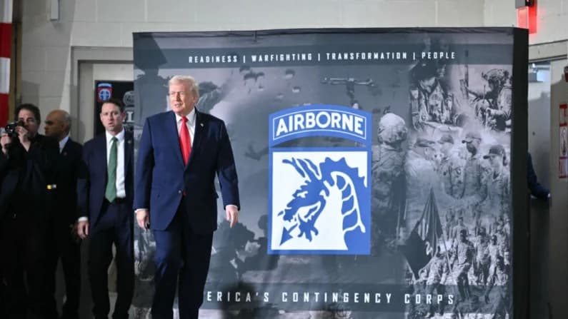 Trump dice que el ejército está "mejor entrenado y mejor equipado" bajo su administración