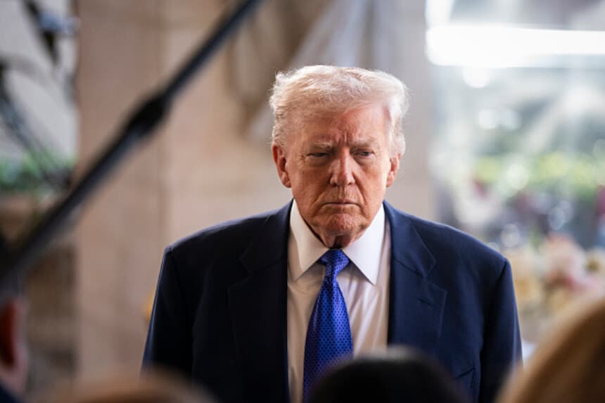 Trump dice que participará "indirectamente" en las conversaciones entre Estados Unidos e Irán