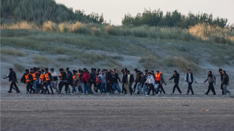 La inmigración está sacudiendo a los partidos políticos en Gran Bretaña, Europa y Estados Unidos