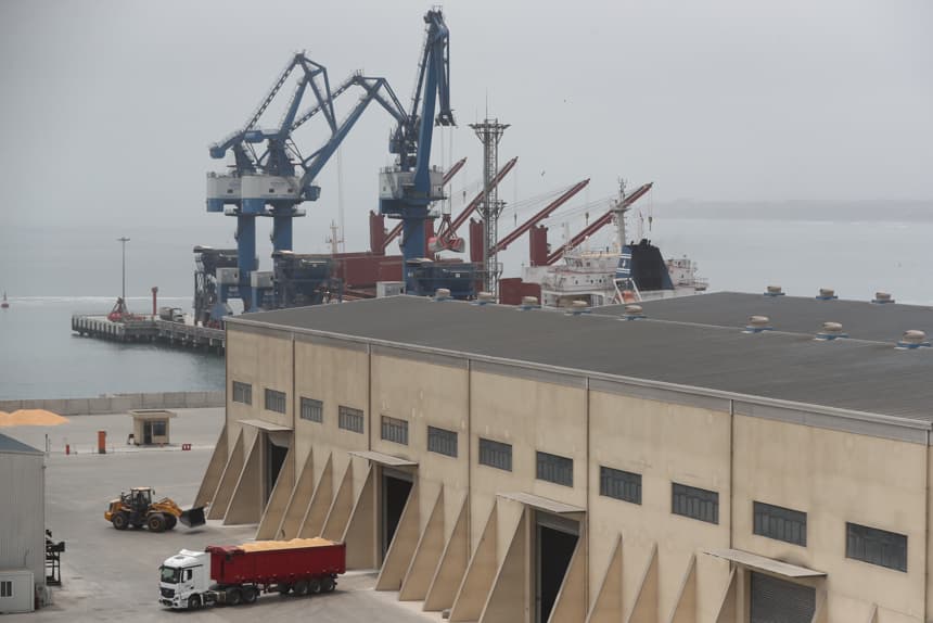 Canciller de Perú se reúne con embajador chino en medio de tensión por el puerto de Chancay