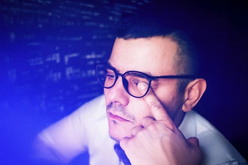De daño retinal a riesgo de cáncer: La amenaza oculta de la luz azul