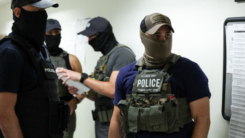 Jueza federal rechaza decisión de la Junta de Inmigración que respalda la política de detención de Trump