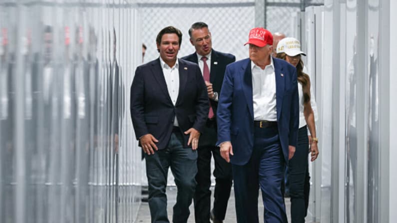 Corte confirma política de Trump que niega fianza a inmigrantes ilegales: lo que debe saber