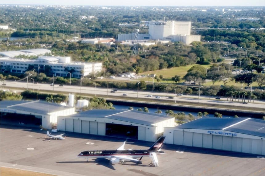 DeSantis firma ley para nombrar al aeropuerto de Palm Beach como Trump